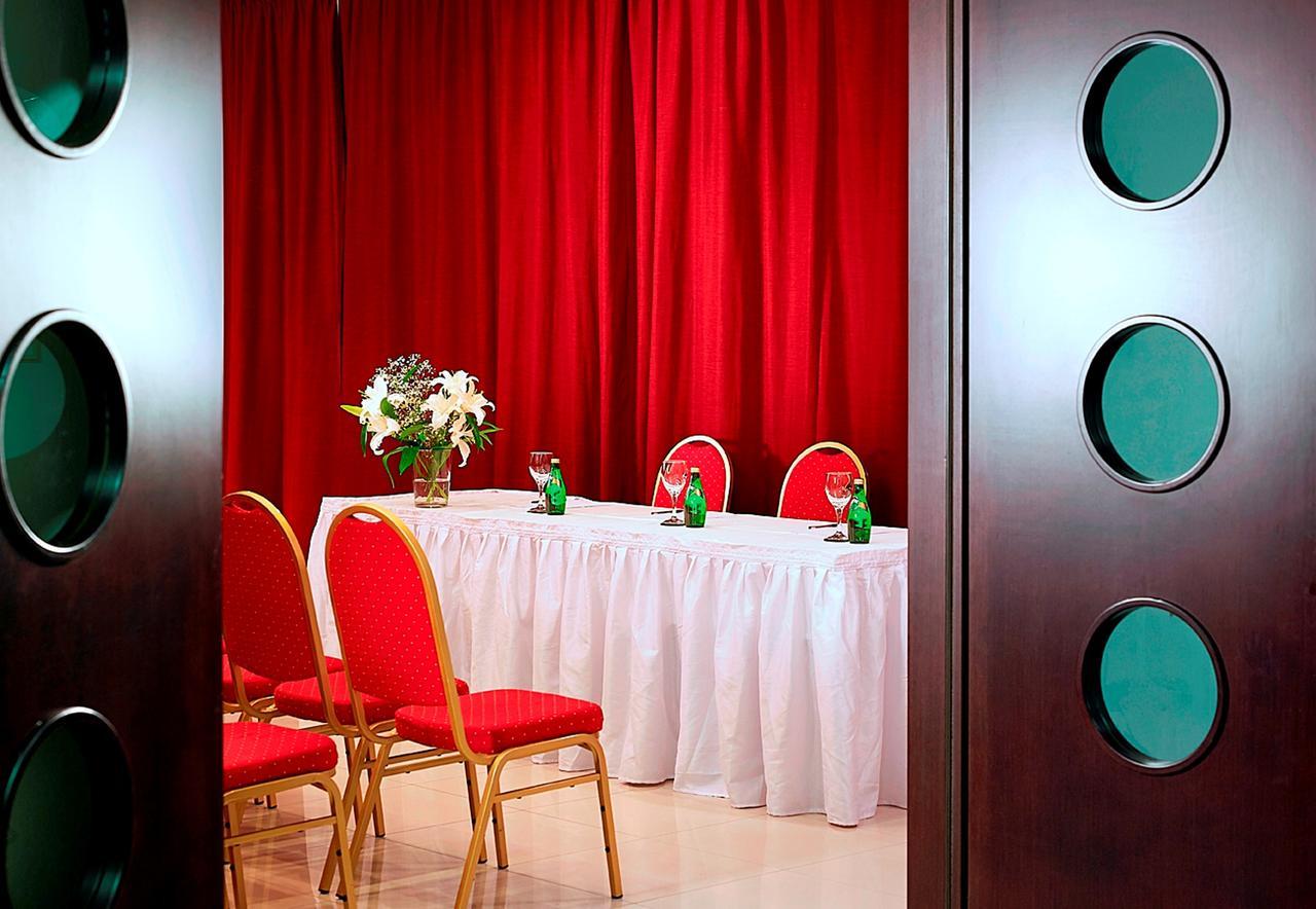 Orfeas Land Hotel Kormista Bagian luar foto